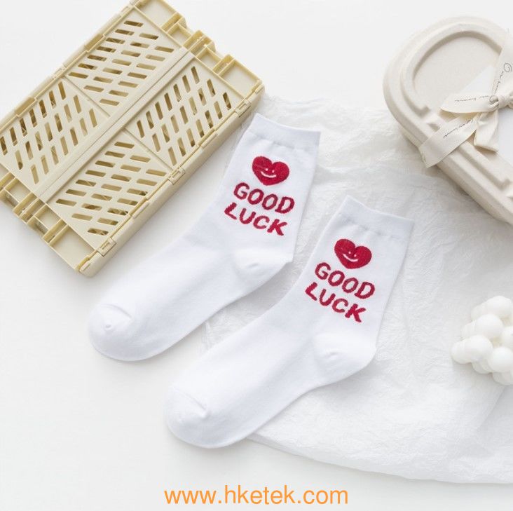 Wholesale Trendy Women'S Socks Sports White Socks Smiley English Letters Socks