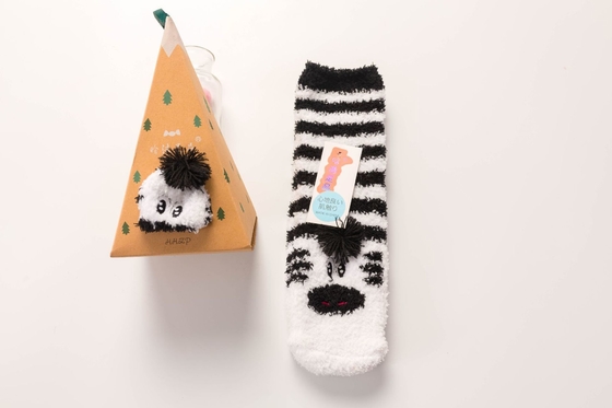 China Factory Directly Design Thick Fluffy Christmas Socks Womens Winter Fuzzy Warm Christmas Socks