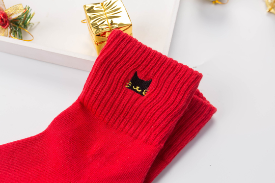 Wholesale High Quality Custom Fashion Lovely Animals Lucky Xmax Socks Red Socks