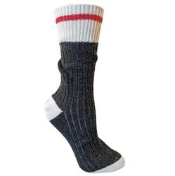 Hot Sale Autumn Breathable Thick Retro Jacquard Tube Socks Vertical Ribbing Fashion Striped Socks For Women