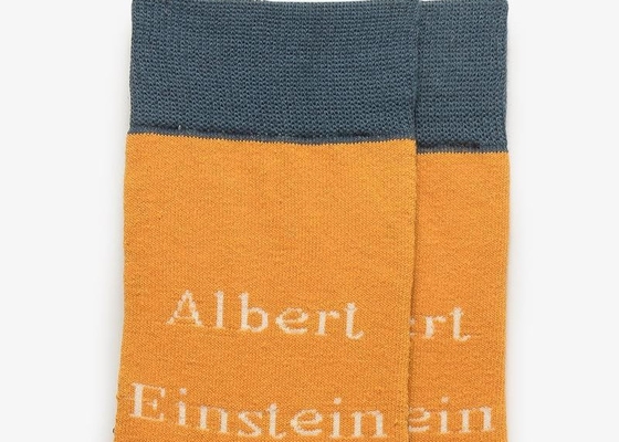 Wholesale Cotton Spirit Yellow Navy Contrast Color Einstein Scientist Formula Letter Street Hipster Combed Cotton Socks