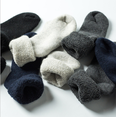 Hot Sale Winter Super Thick Thermal Fashion Solid Cozy Wool Socks Men