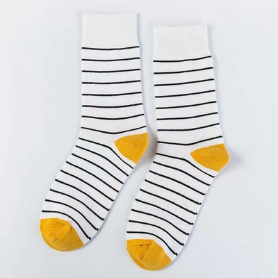 Hot Sale Fashion  Pattern Jacquard Breathable Cotton Fancy Crew Couples Socks