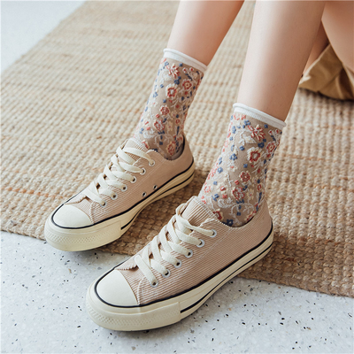 Socks Women Autumn And Winter Tube Socks Ins Women'S Socks New Japanese Retro Curled Floral Loose Mouth Confinement Sock