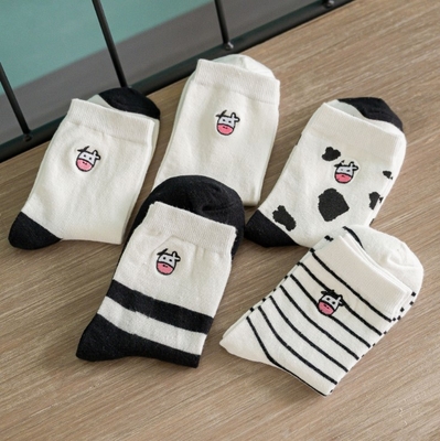 Wholesale Lovers Embroidered Cow Tube Socks Black And White Pure Color Fashion Cute Socks