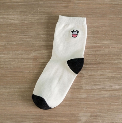 Wholesale Lovers Embroidered Cow Tube Socks Black And White Pure Color Fashion Cute Socks