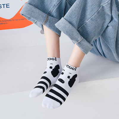 New Product Spring Korean New Fashion Cartoon Dog Cute Girls Socks Cotton Black White Women Ankle Socks