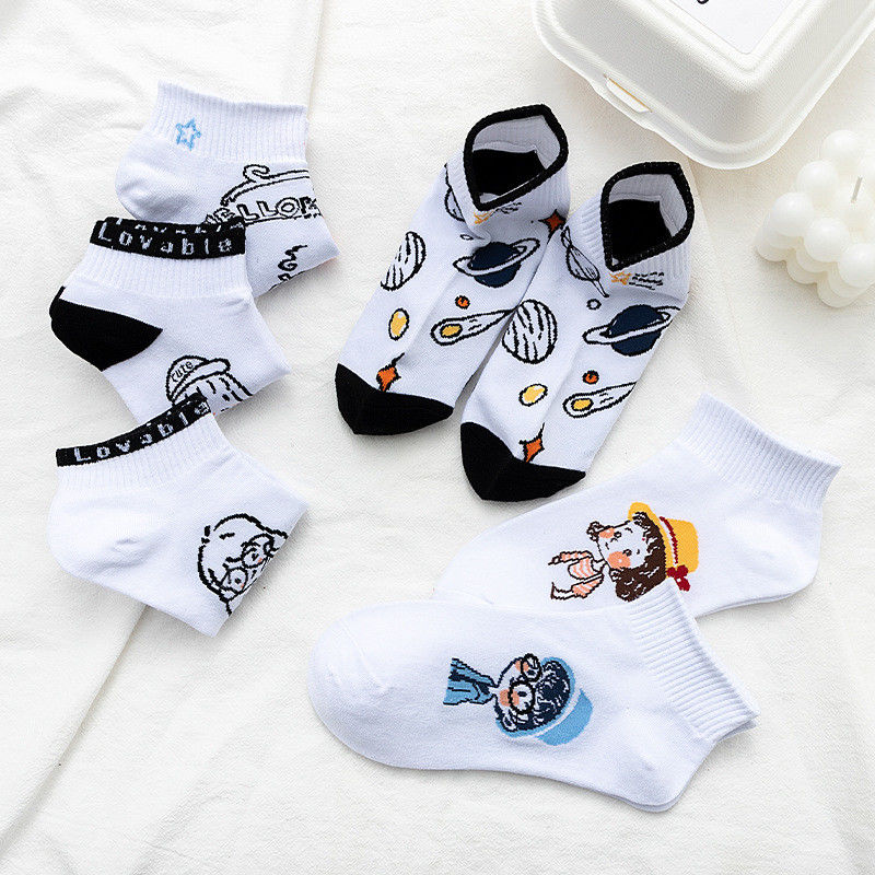 Wholesale Korean Spring New Fashion Cartoon Pattern Cute Girls Socks Cotton Cartoon White Women Ankle Socks