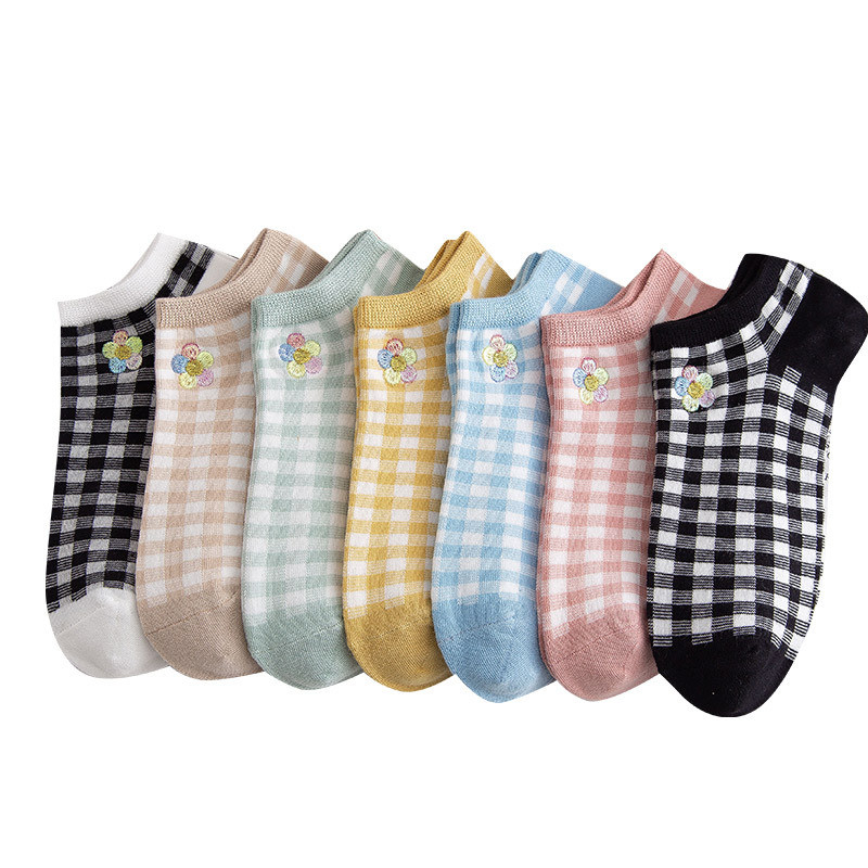 Wholesale Korean Fashion Embroider Flowers Cute Girls Socks Cotton Trendy Plaid Women Ankle Socks